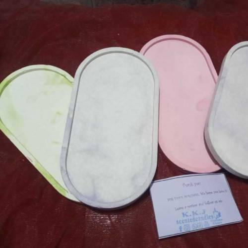 scented candles available color and Scents are customise also trays 