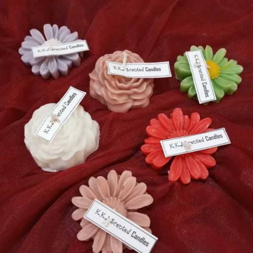 scented candles available color and Scents are customise also trays 