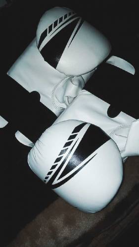 Pinching Bag / Boxing Kit / Boxing Gloves
