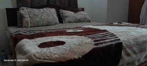 King sized bed without mattress 20K