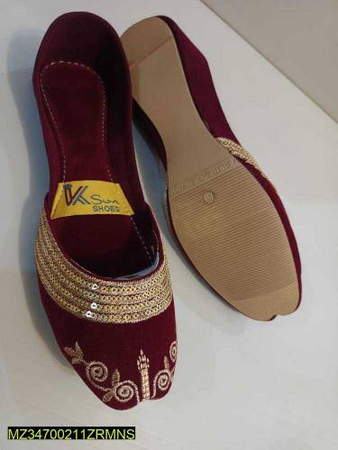 Women's Velvet Fancy Embroidered Khussa