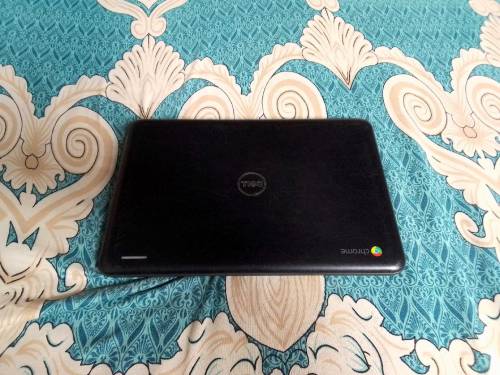 Model Dell Chromebook With Original Charger and Mouse in Only 8000