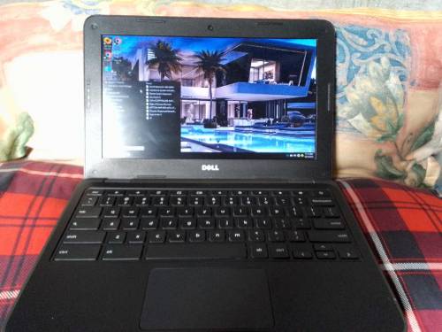 Model Dell Chromebook With Original Charger and Mouse in Only 8000