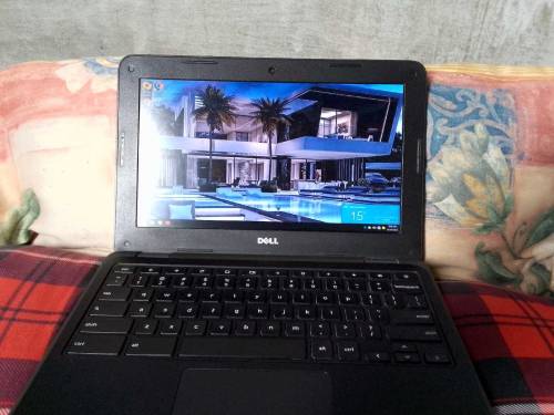 Model Dell Chromebook With Original Charger and Mouse in Only 8000