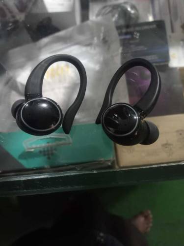 earbuds 