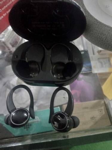 earbuds 