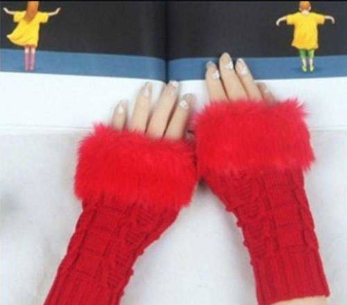 •  Material: Wool•  Product Type: Fur Plain Gloves•  Gender Type: Wome