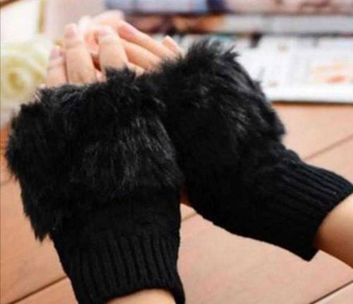 •  Material: Wool•  Product Type: Fur Plain Gloves•  Gender Type: Wome