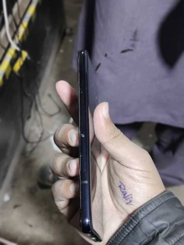LG G8 thinq Rs 30000 10/10 condition 