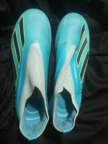 FOOTBALL SHOES