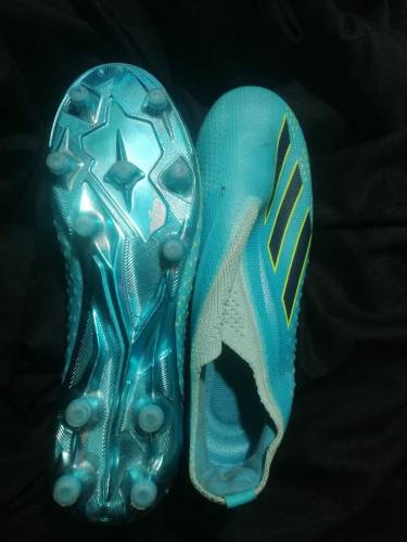 FOOTBALL SHOES
