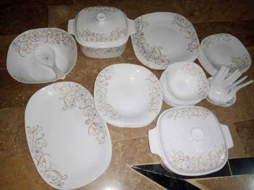 beautiful white dinner set