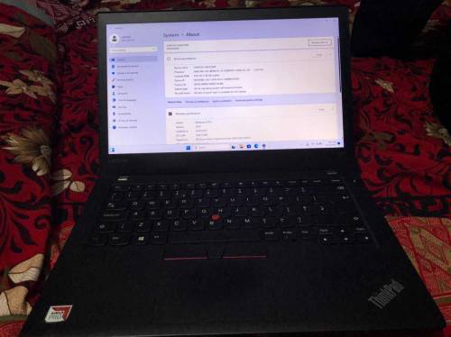 LENOVO THINKPAD AMD PRO A12 REDEON 7 WITH CORES 10 