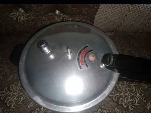 Majestic Pressure Cooker 