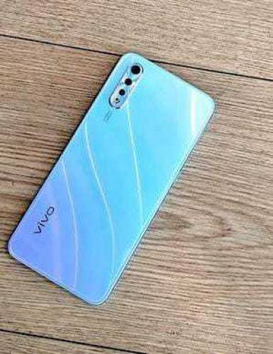 Vivo S1 just one hand use and Excellent Condition with Mobile Box