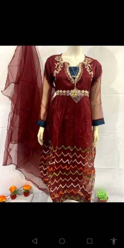 •  Fabric: Organza•  Pattern: Embroidered•  