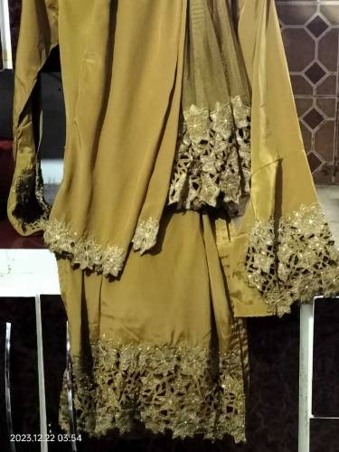 Dress ready to wear New