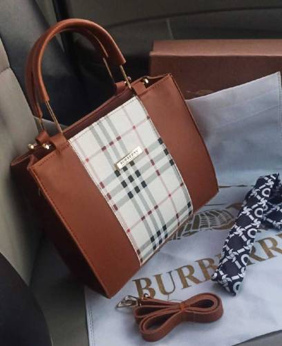 Burberry Stylish bag