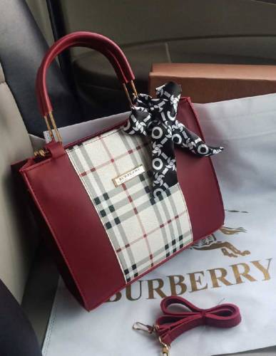 Burberry Stylish bag