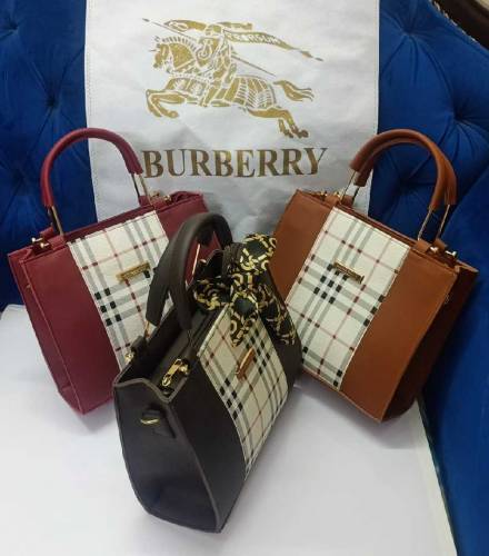 Burberry Stylish bag
