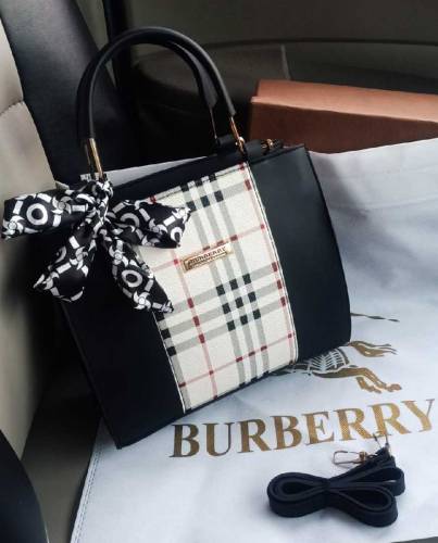 Burberry Stylish bag
