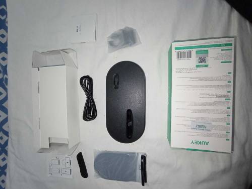 Original Aukey Wireless Charging Station 3-in-1 . wireless charger.