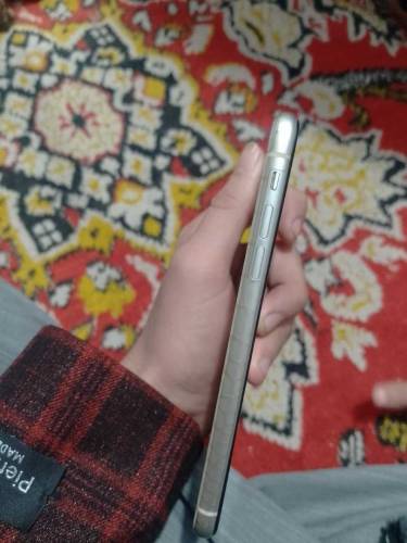 iphone 11 jv 64 bettery health 87 screen changed but original dal hai