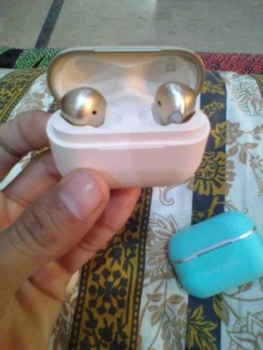 happy plugs 