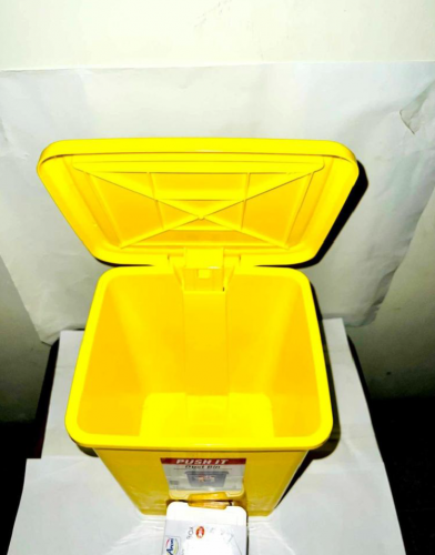 Step-On Pedal Garbage Waste Dustbin 30 L