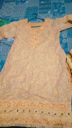 PRE-LOVED CLOTHES BY R.