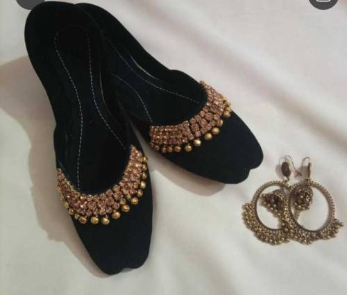 pazeb black khussa