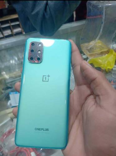 one plus 8t 5G 10/10 condition 12/256 with original charger