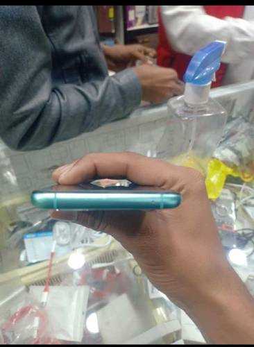 one plus 8t 5G 10/10 condition 12/256 with original charger