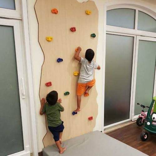 climbing wall 30 holds 