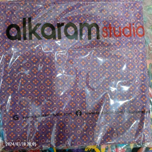 2 PC unstitched lawn  fabric for sale 