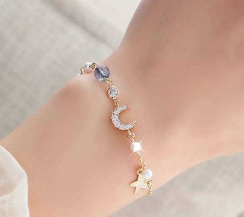 Cute Hand bracelets us available now. With free delivery charges🆓. 