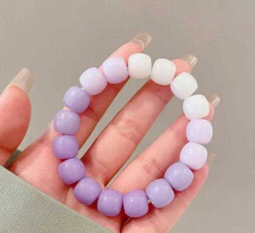 Cute Hand bracelets us available now. With free delivery charges🆓. 