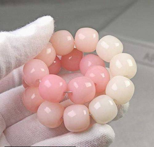 Cute Hand bracelets us available now. With free delivery charges🆓. 