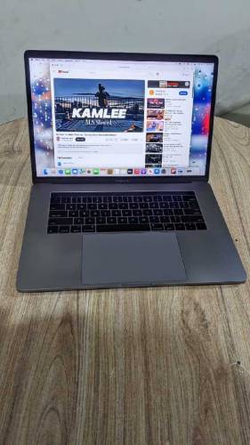 Apple MacBook Pro 2016 Model