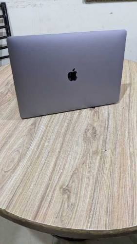 Apple MacBook Pro 2016 Model