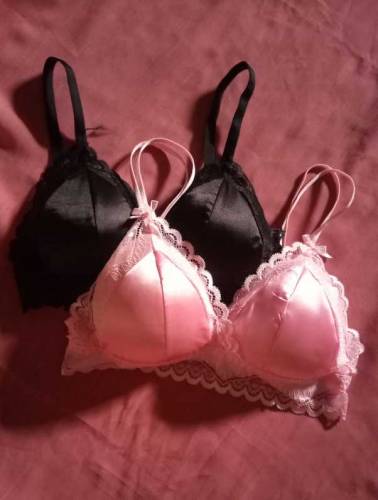 fancy langrie style bra padded