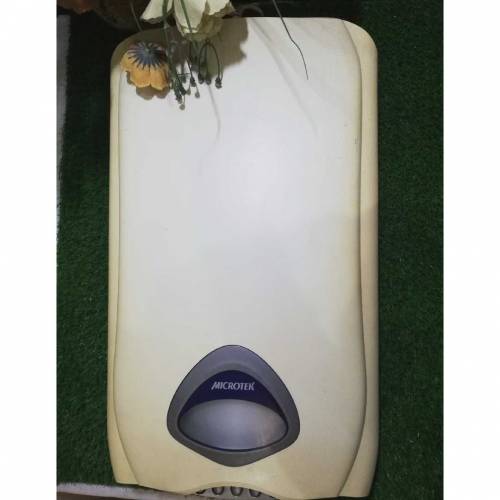 Microtek ScanMaker 6800 / 4800 x 2400 / 48-Bit / FireWire/ Flatbed 