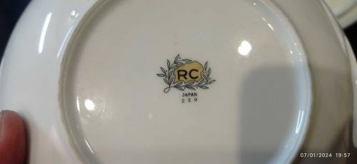 Brand New 30 Piece Ceramic Dinner Set