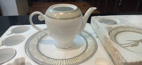 24 Piece Ceramic Tea Set