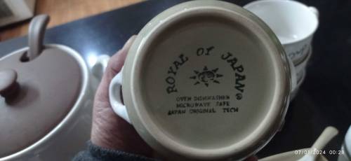 24 Piece Ceramic Tea Set