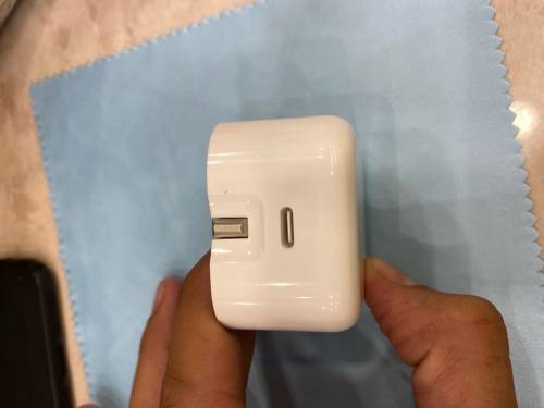 apple 20 watt adapter