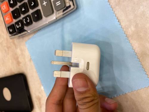 apple 20 watt adapter