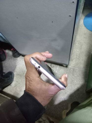 vivo s1 pro 8/128 only mobil penal cheng finger kam karta hai 