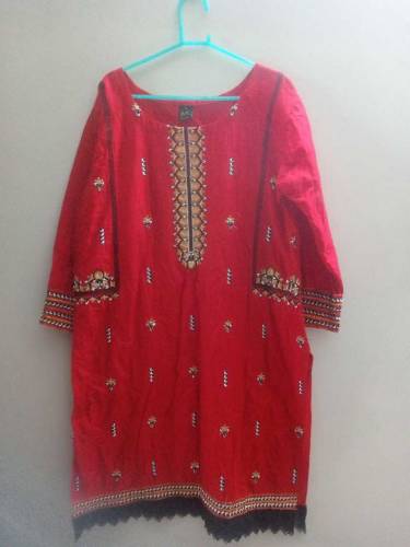 women embroided kurti 