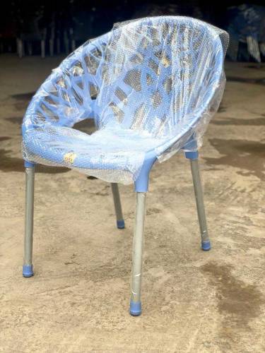 4 CHAIRS  1 FOLDING TABEL SET 